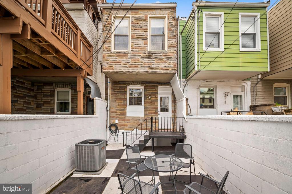 739 S Potomac St