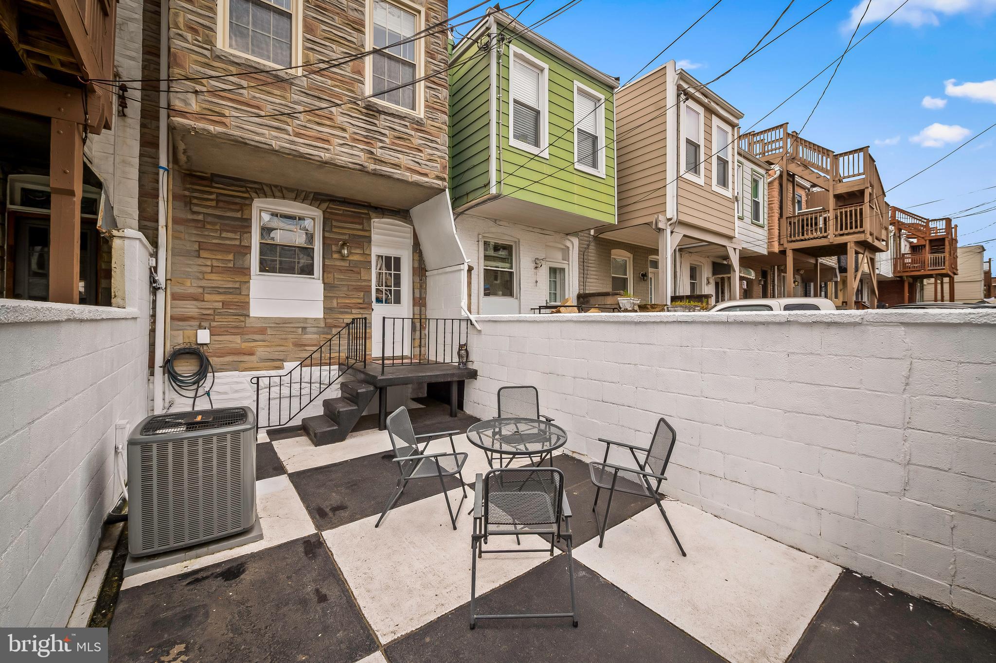 739 S Potomac St