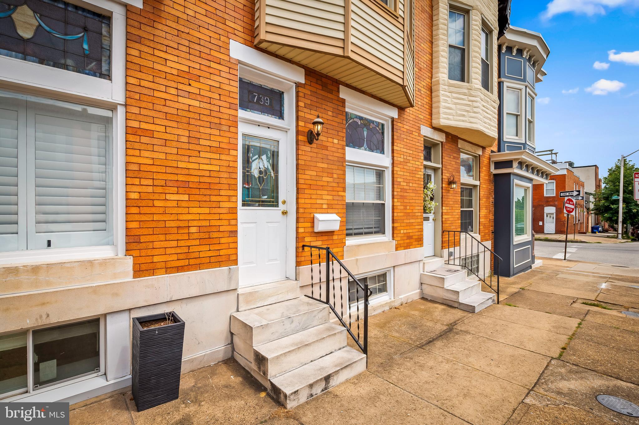 739 S Potomac St