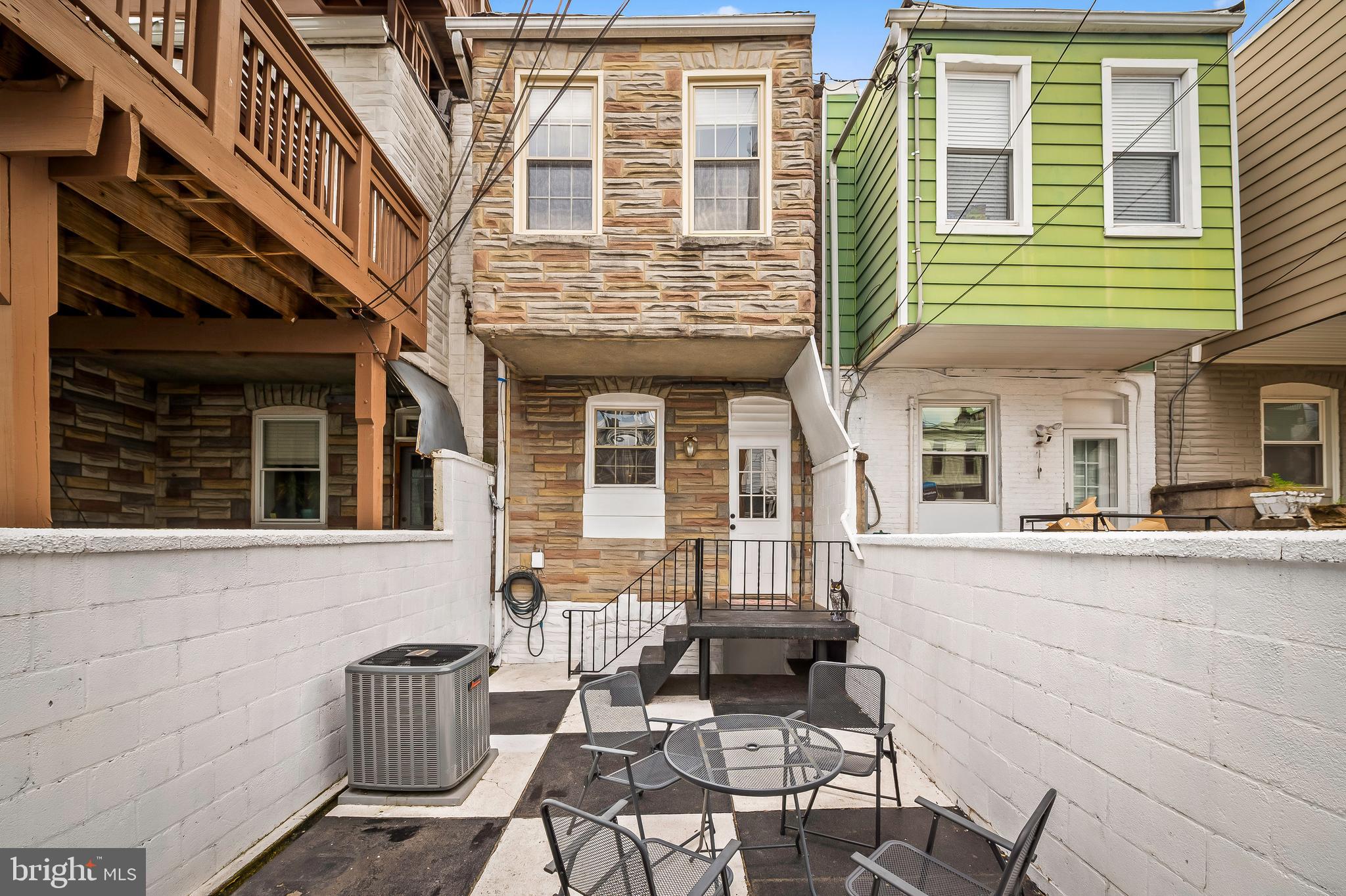 739 S Potomac St