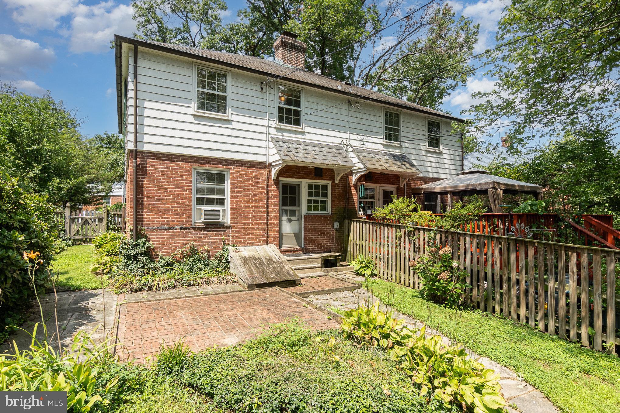 4215 Eastview Rd