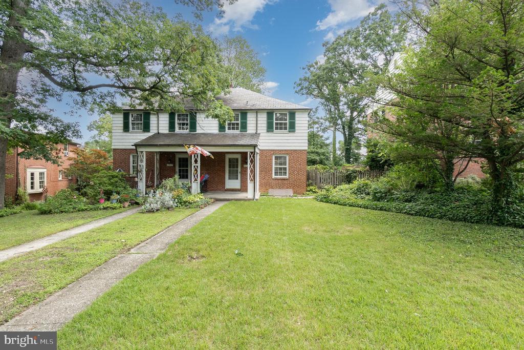 4215 Eastview Rd