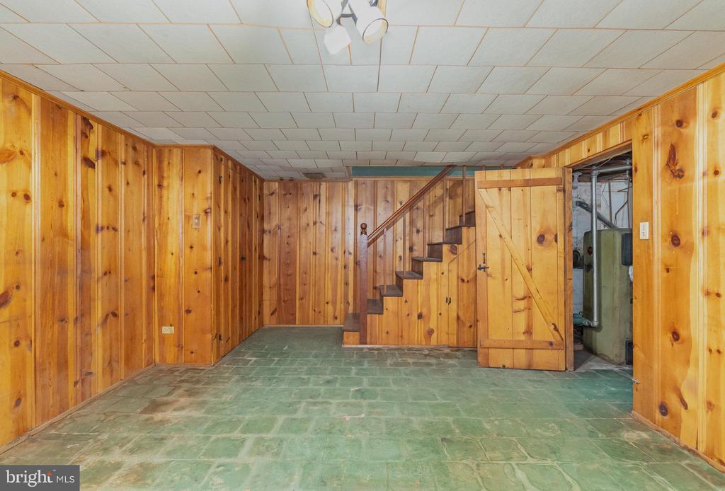 4215 Eastview Rd