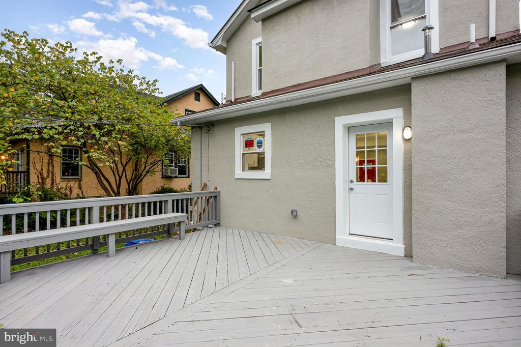 3204 Montebello Ter