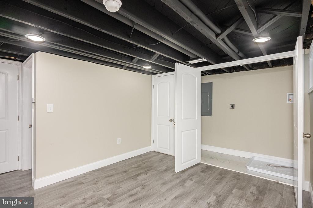 3204 Montebello Ter