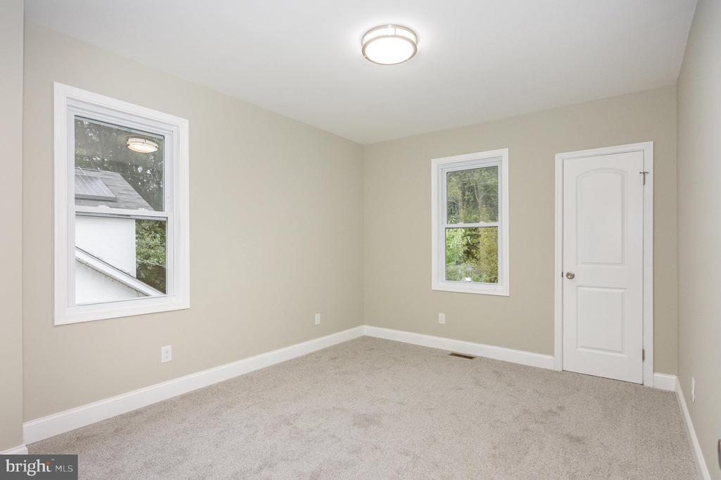 3204 Montebello Ter