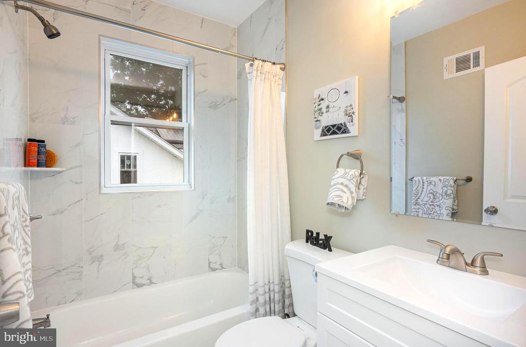 3204 Montebello Ter