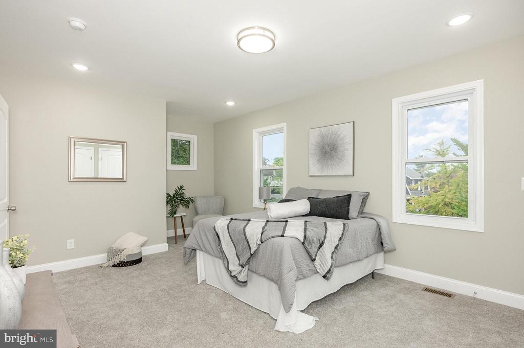 3204 Montebello Ter