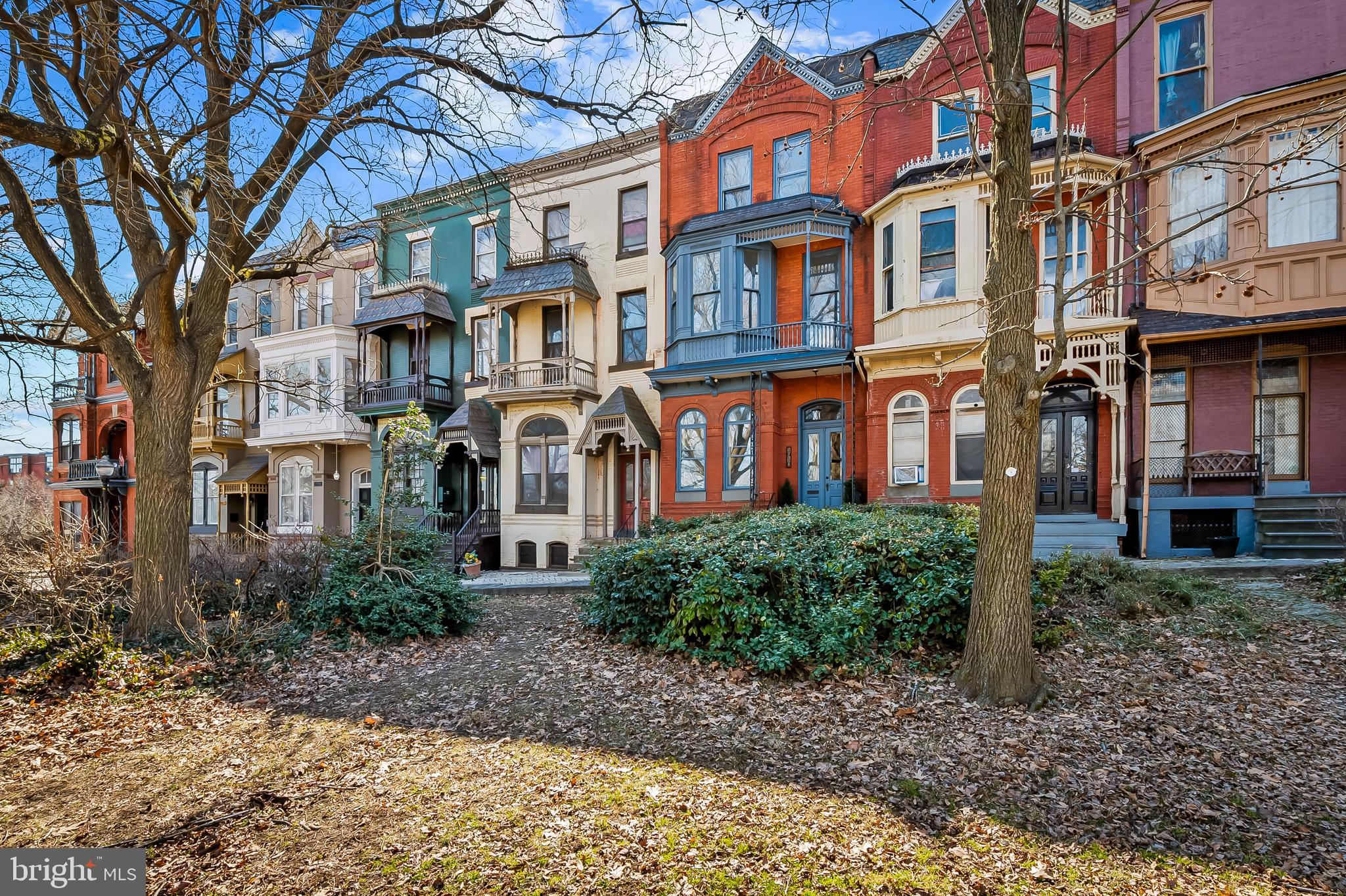 1910 Mount Royal Ter