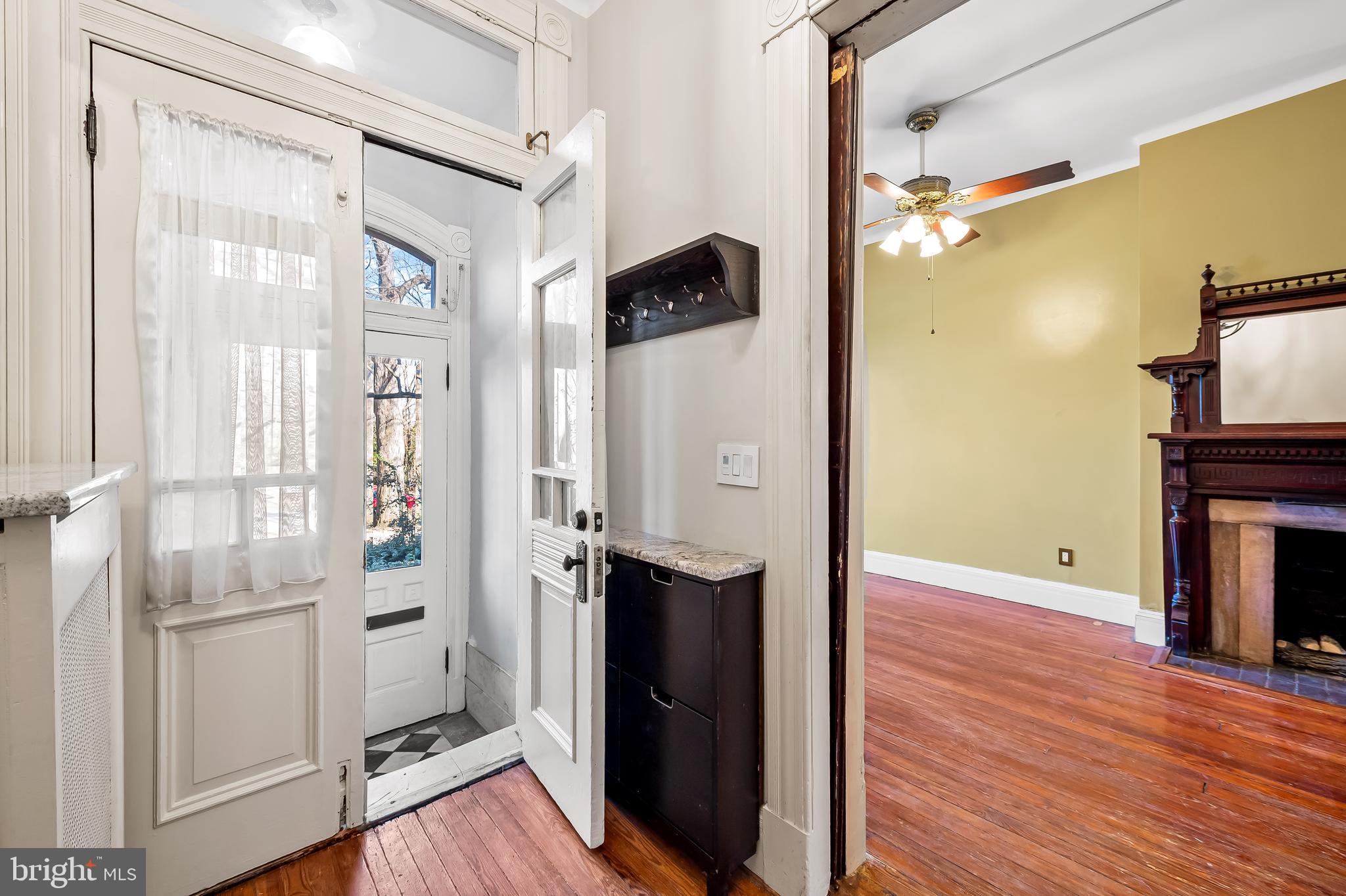 1910 Mount Royal Ter