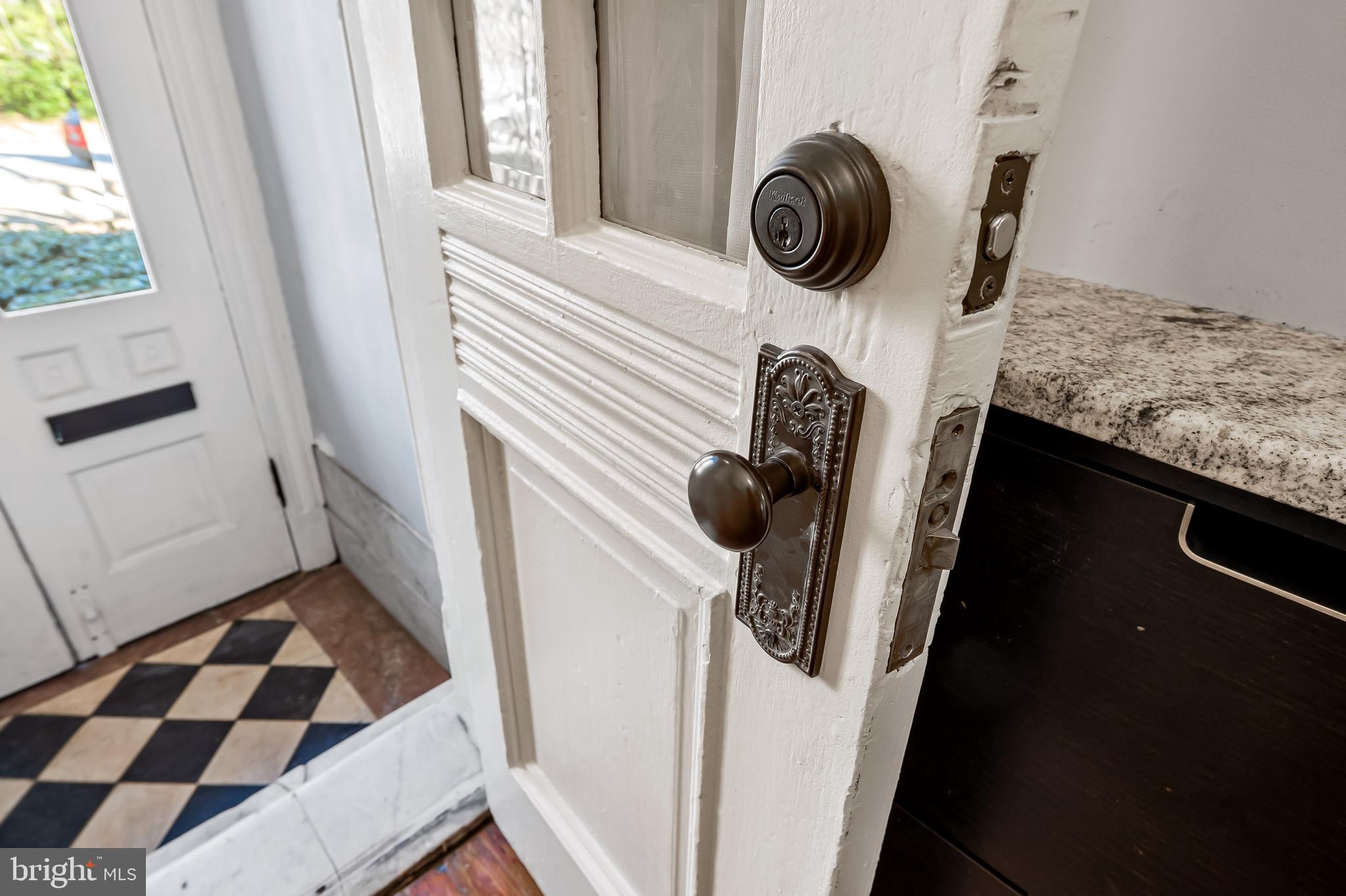 1910 Mount Royal Ter