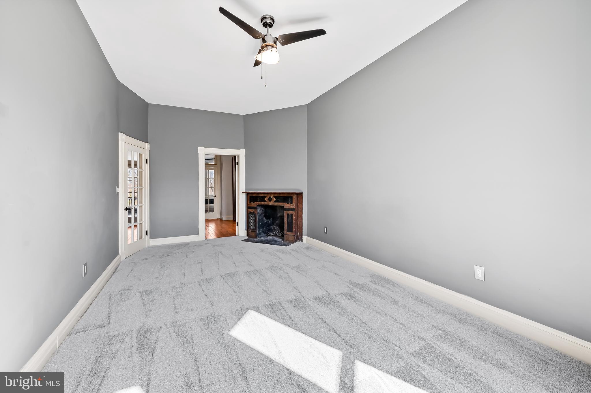 1910 Mount Royal Ter