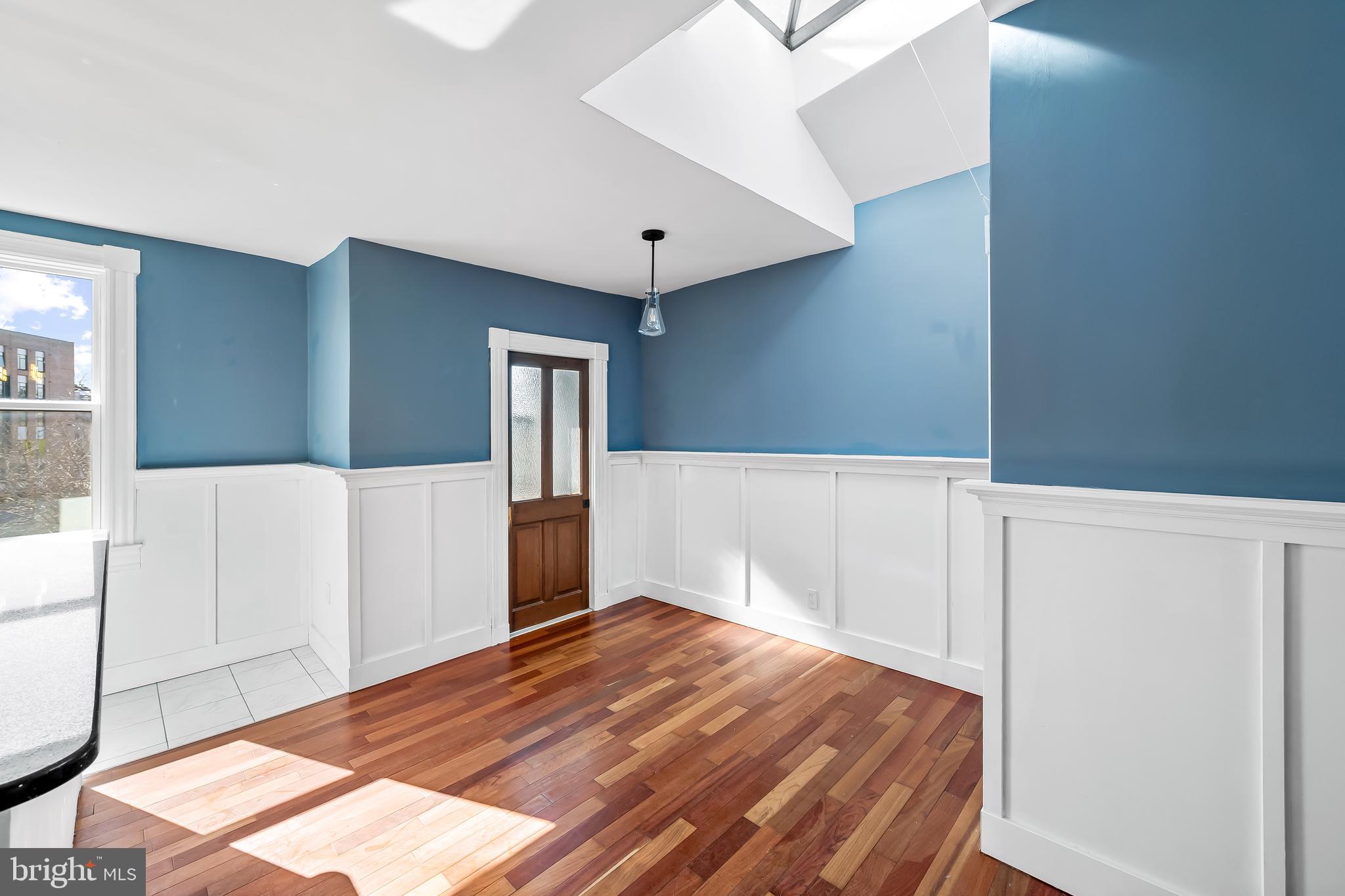 1910 Mount Royal Ter