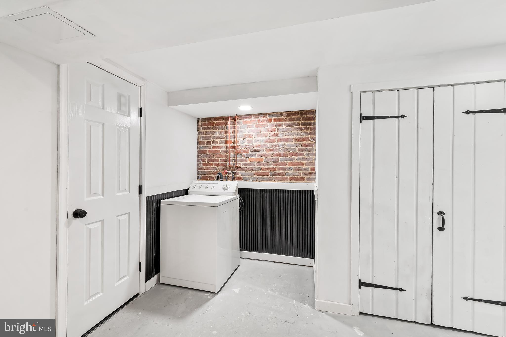 1910 Mount Royal Ter