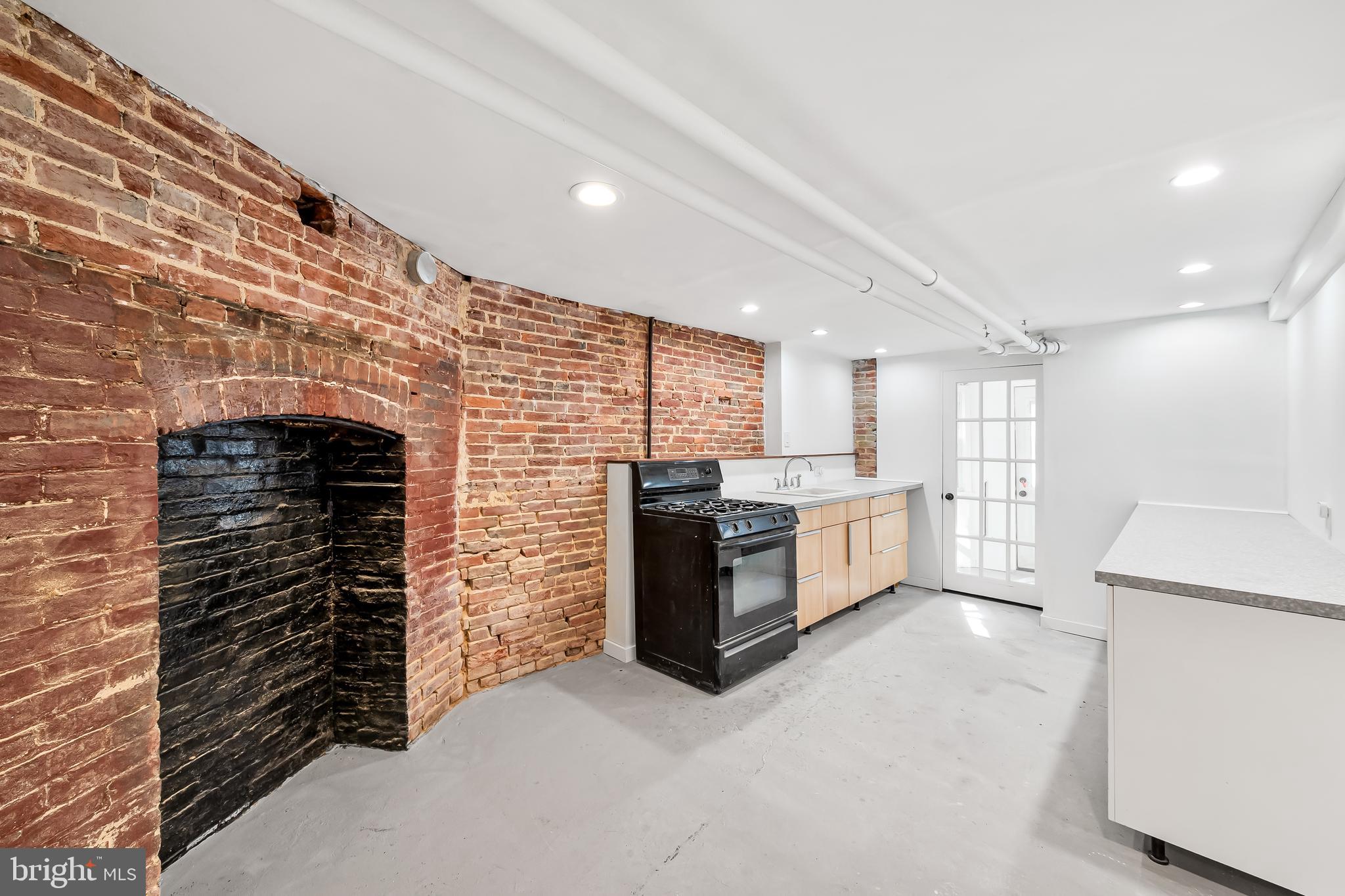 1910 Mount Royal Ter