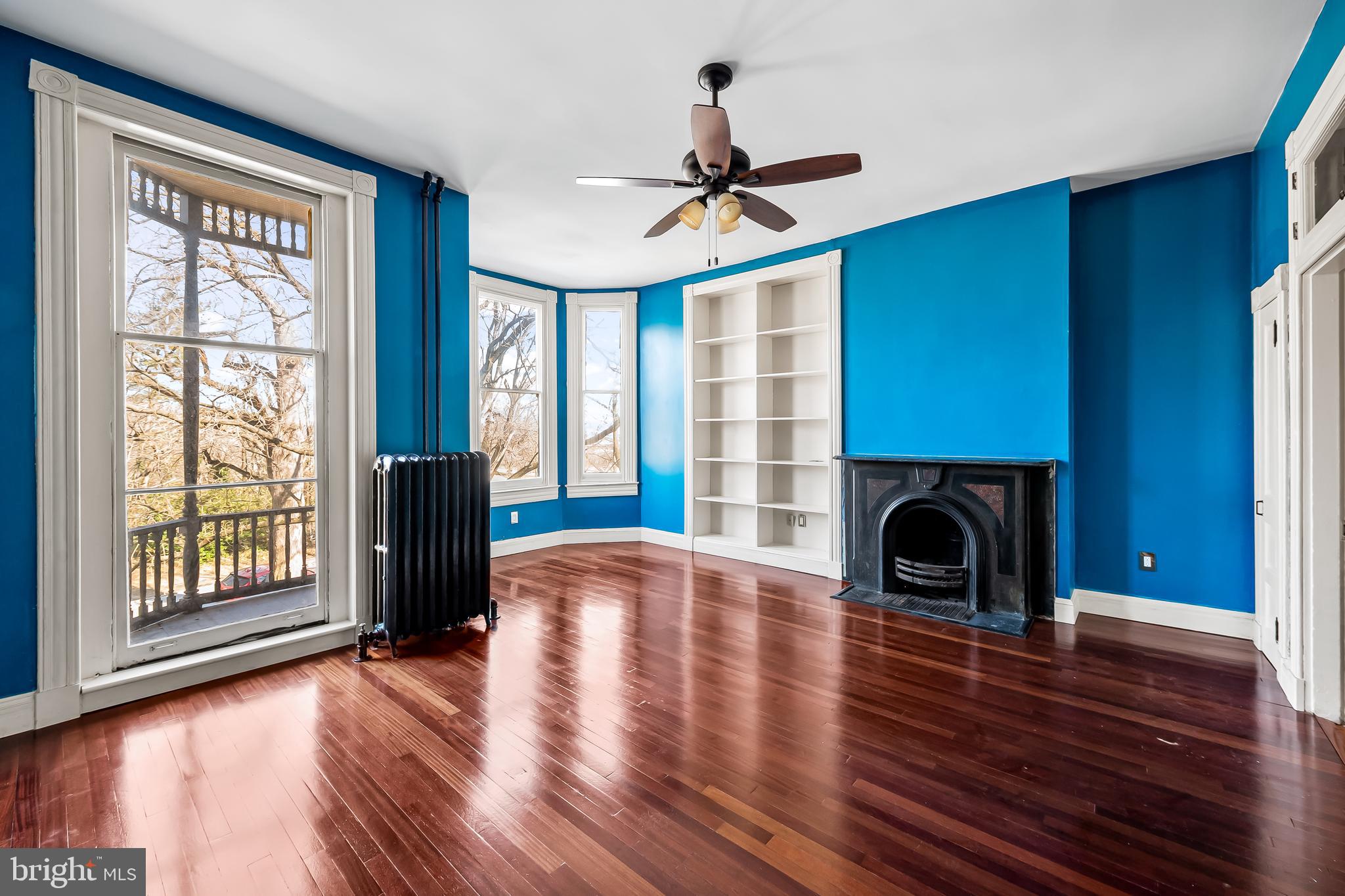 1910 Mount Royal Ter