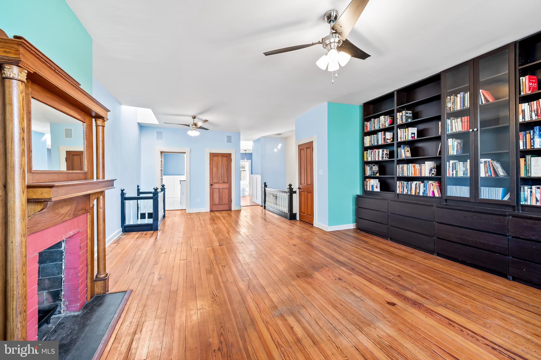 1910 Mount Royal Ter