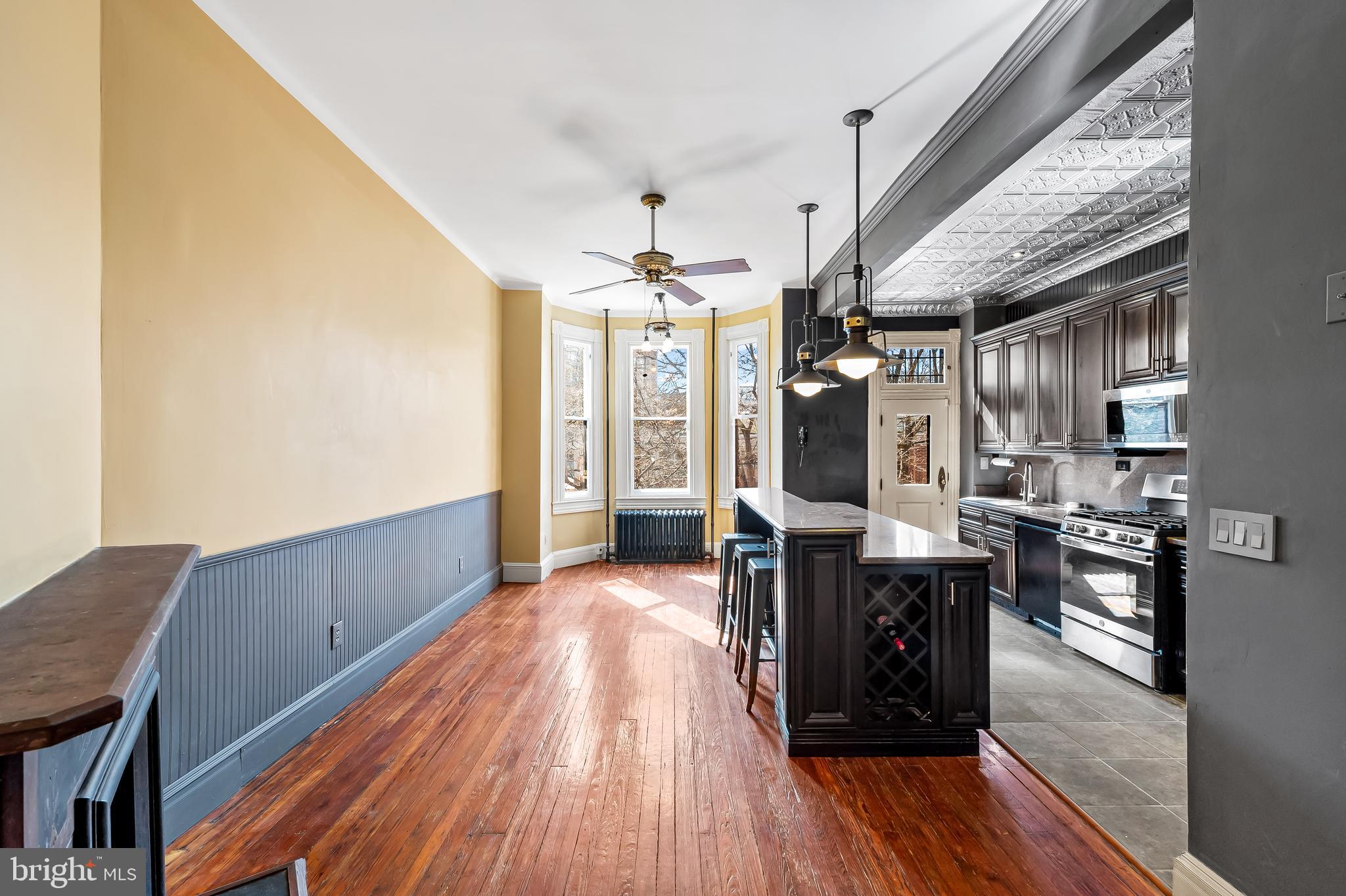 1910 Mount Royal Ter