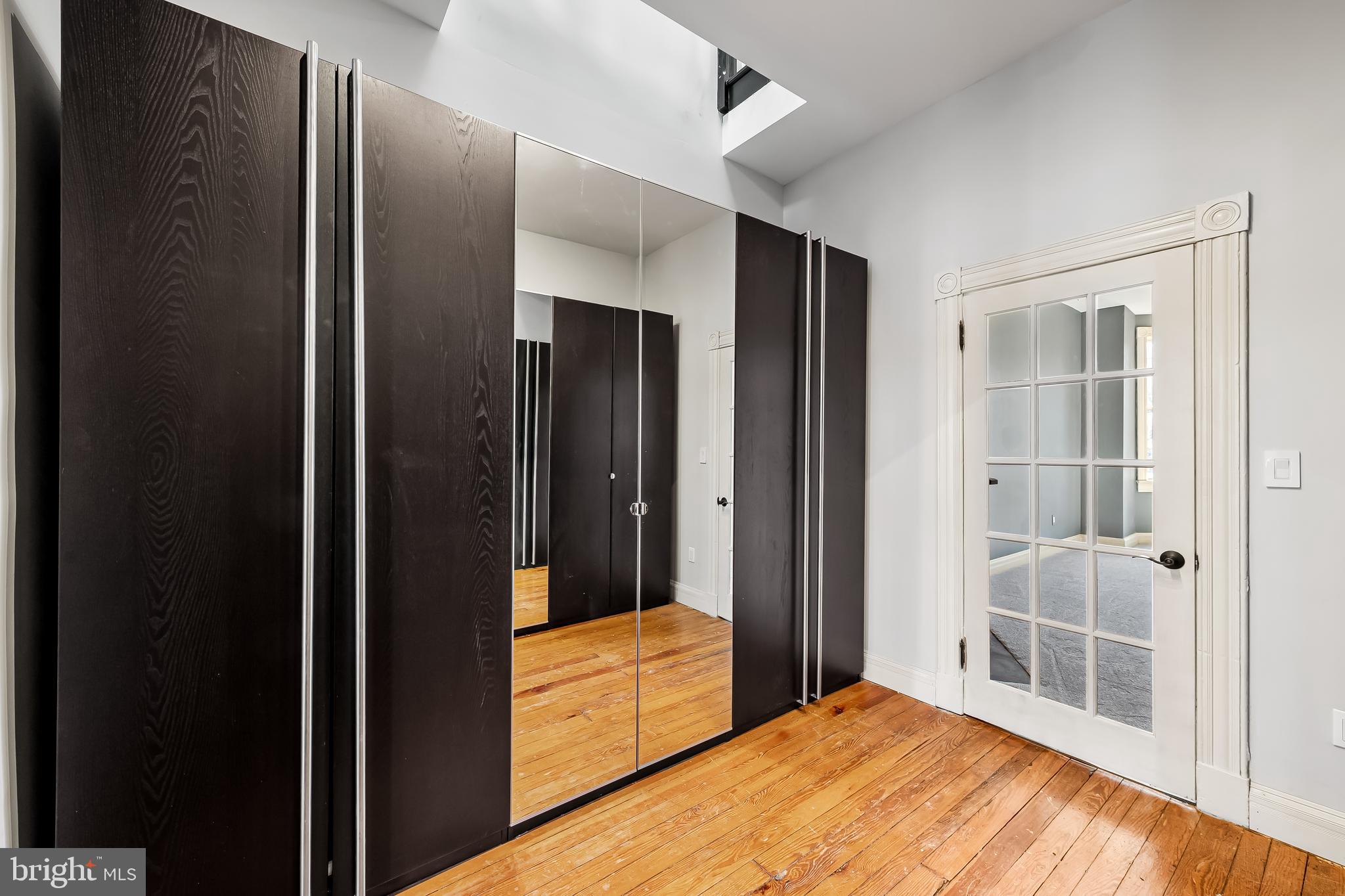 1910 Mount Royal Ter