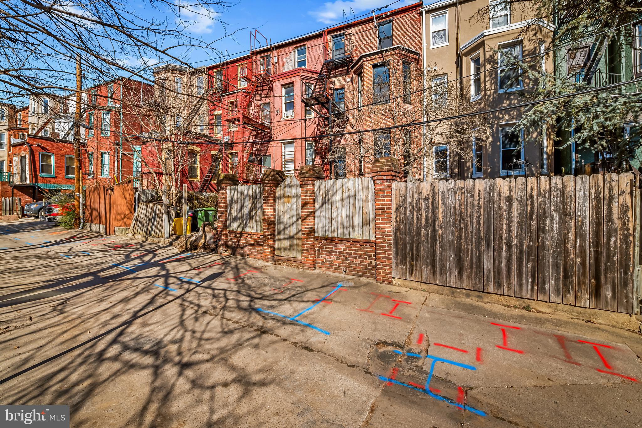 1910 Mount Royal Ter