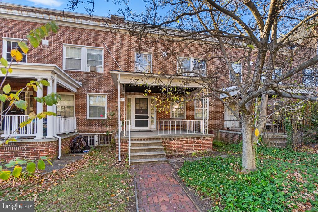 3818 Greenmount Ave