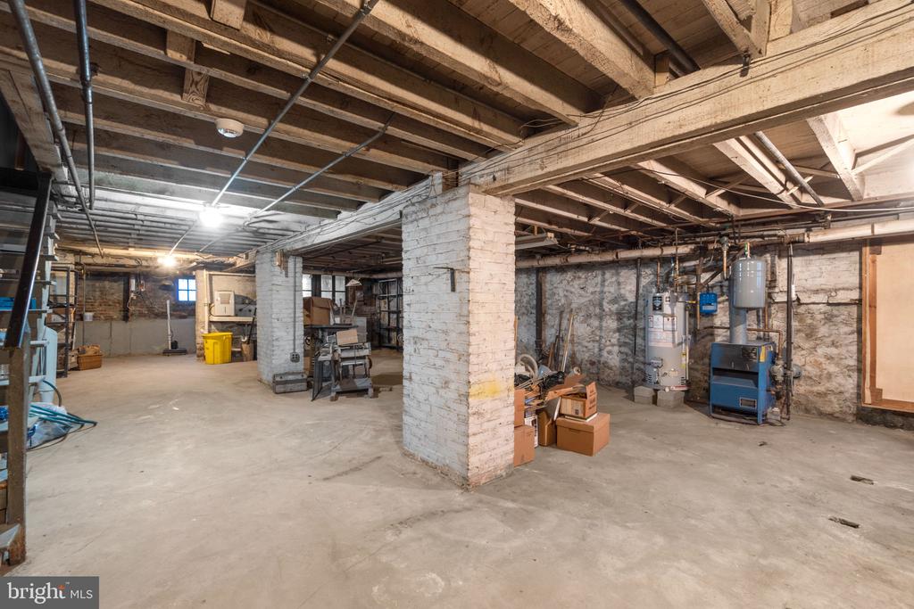 3818 Greenmount Ave