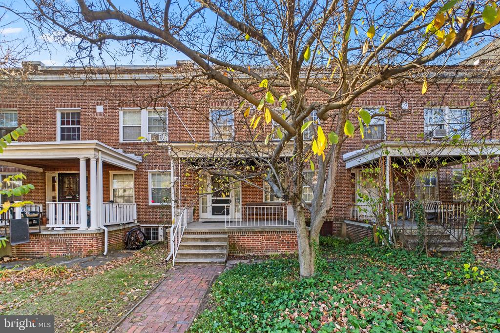 3818 Greenmount Ave