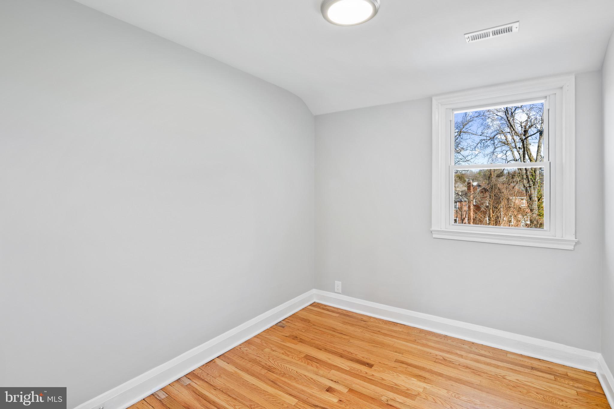 2406 E Strathmore Ave