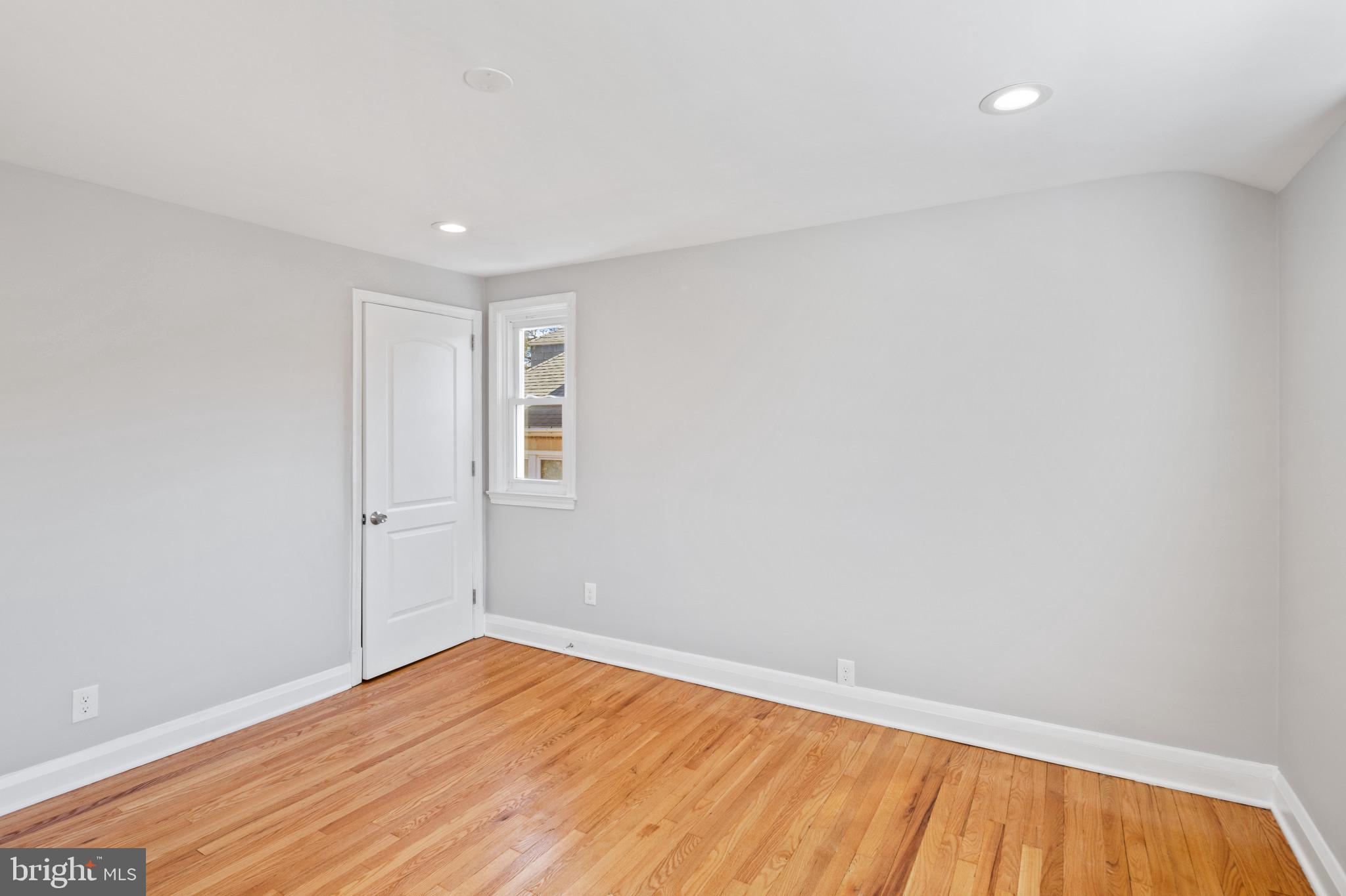 2406 E Strathmore Ave