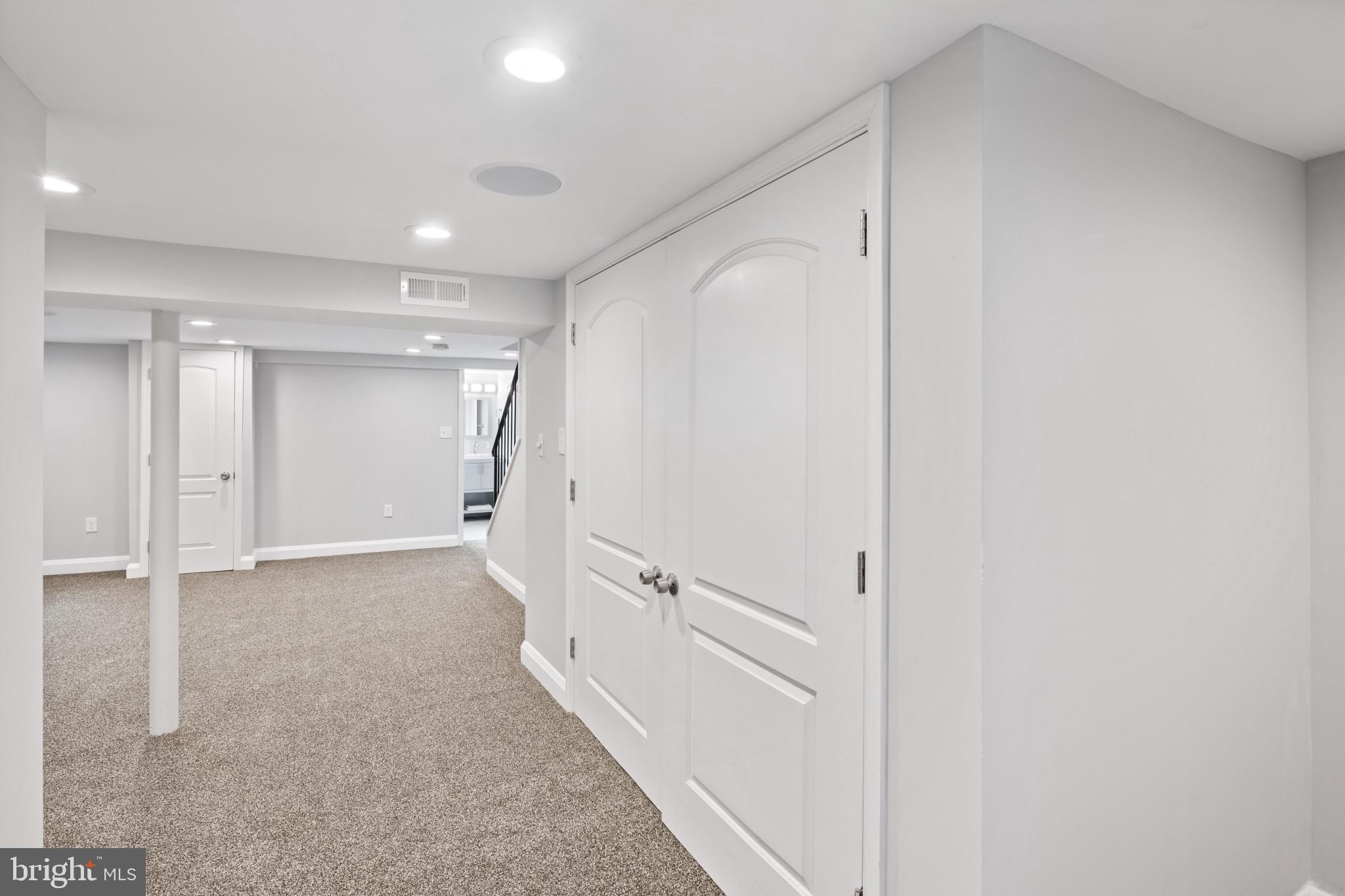 2406 E Strathmore Ave