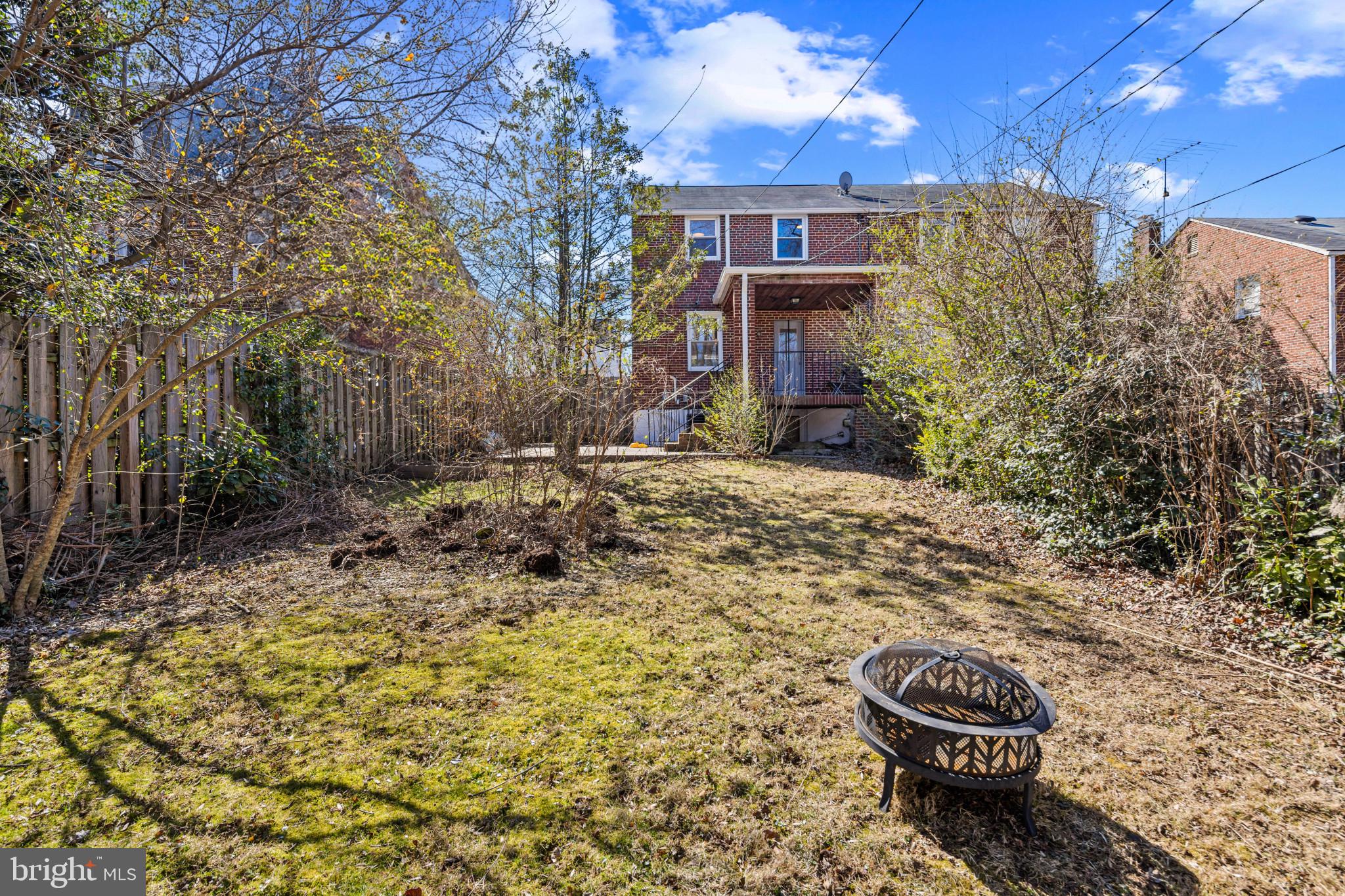 2406 E Strathmore Ave