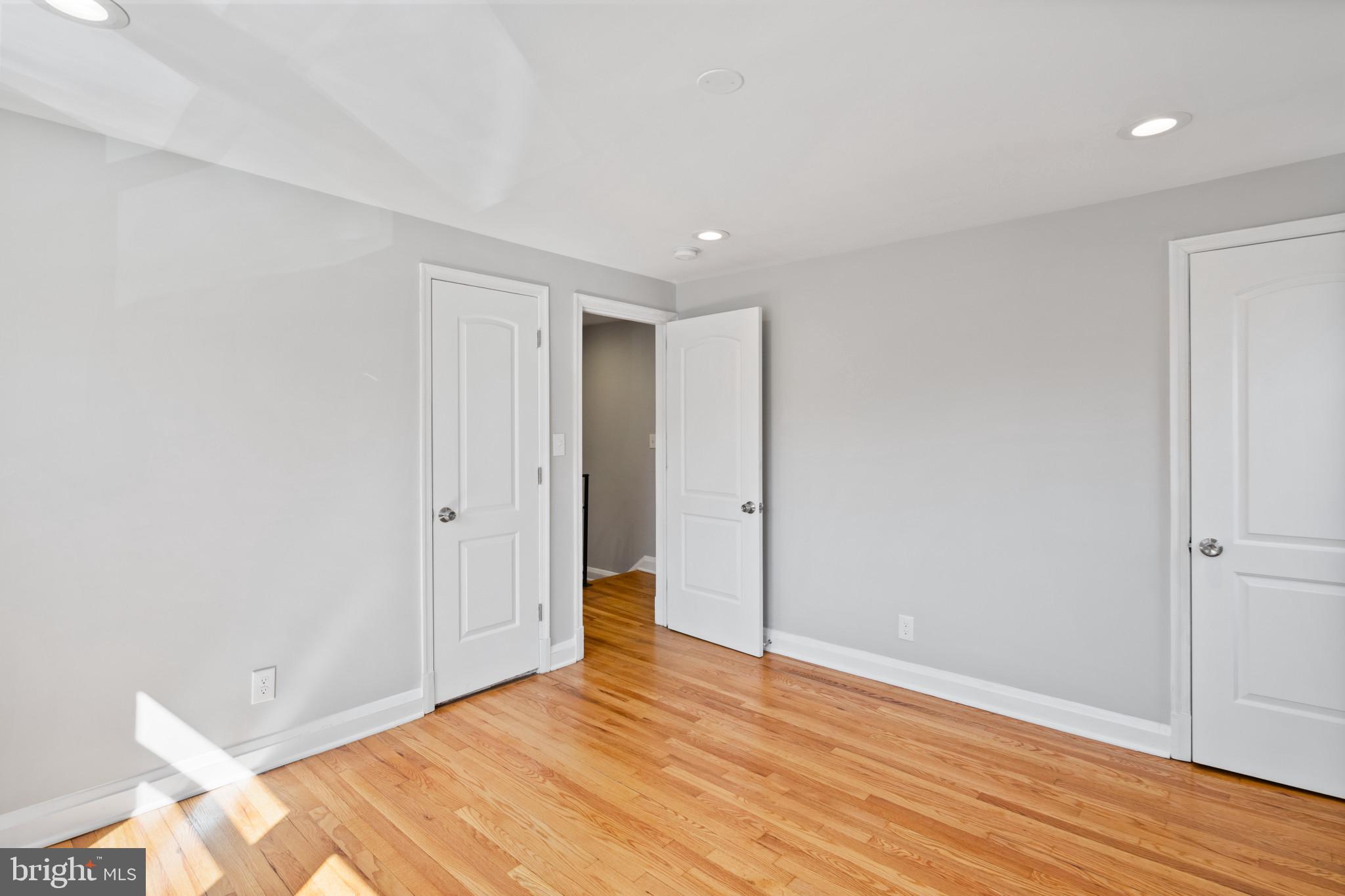 2406 E Strathmore Ave