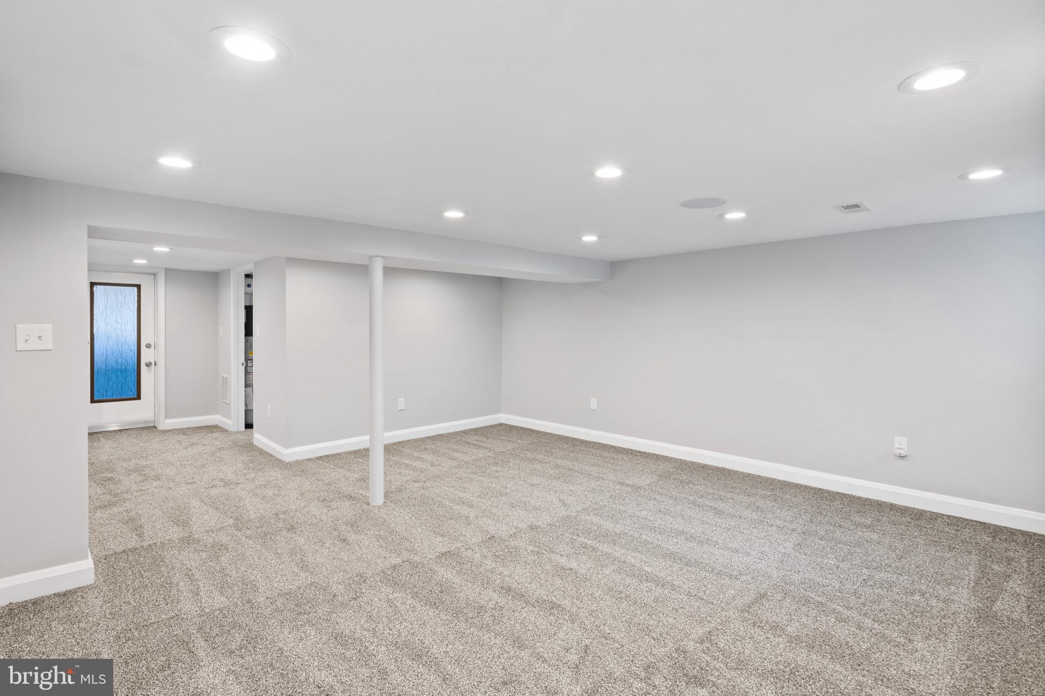 2406 E Strathmore Ave