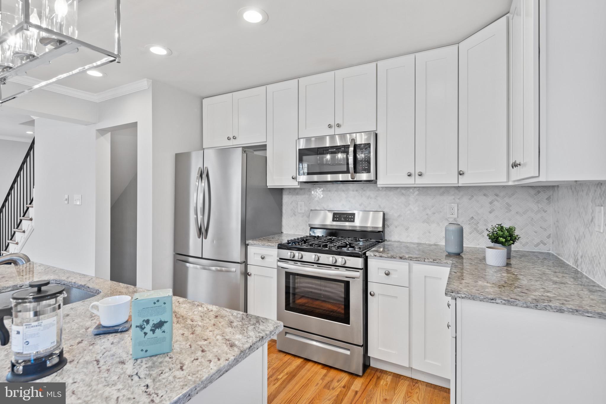 2406 E Strathmore Ave