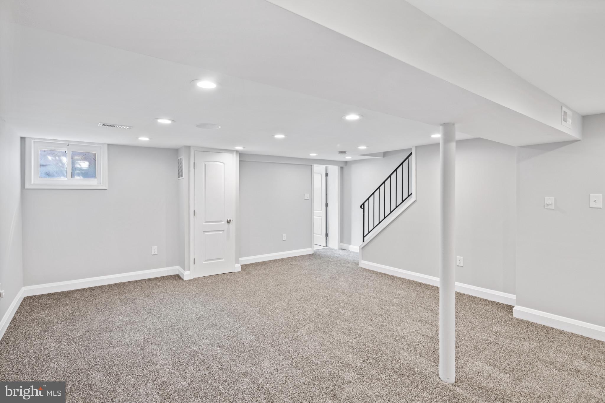 2406 E Strathmore Ave