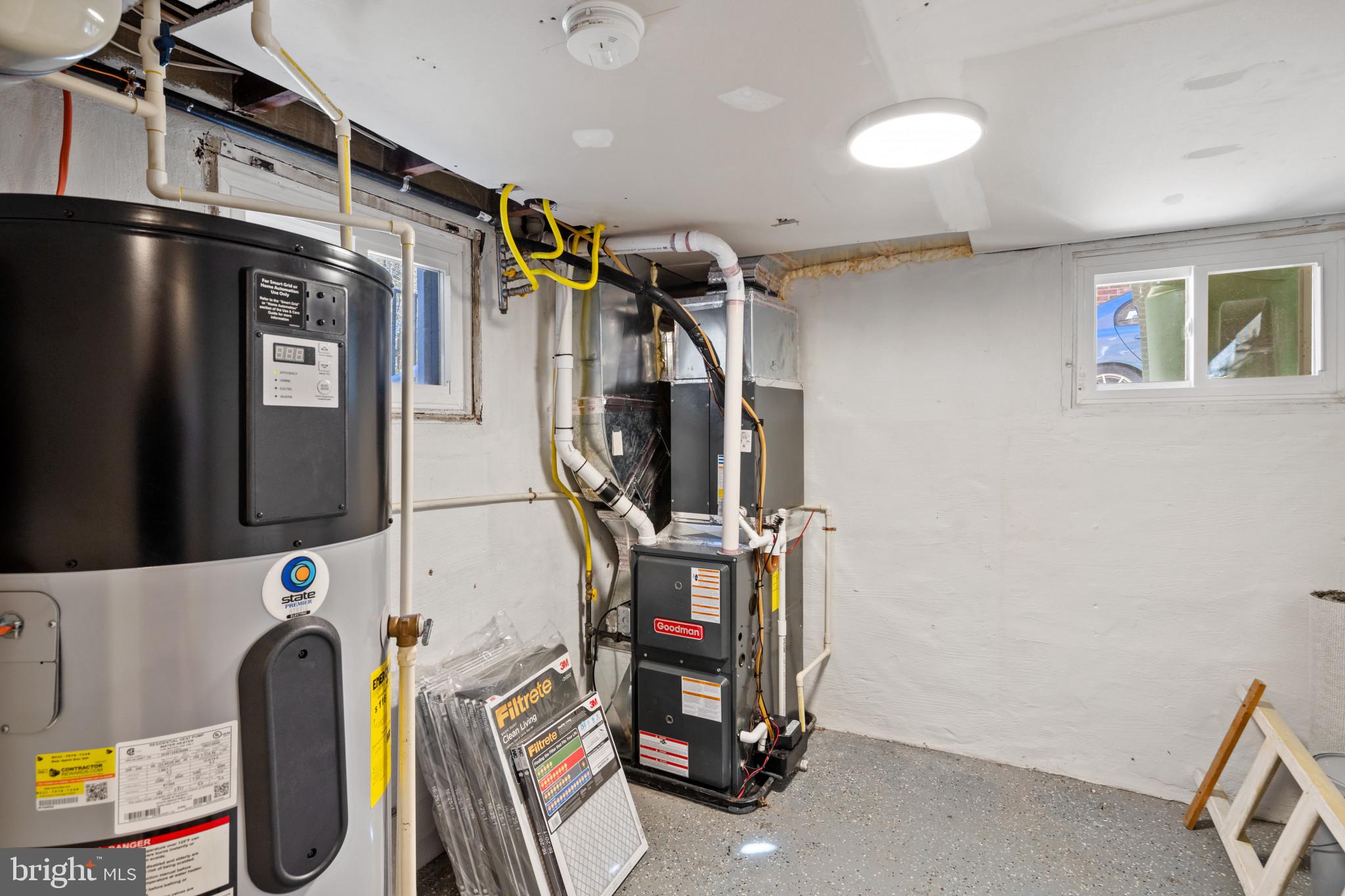 2406 E Strathmore Ave