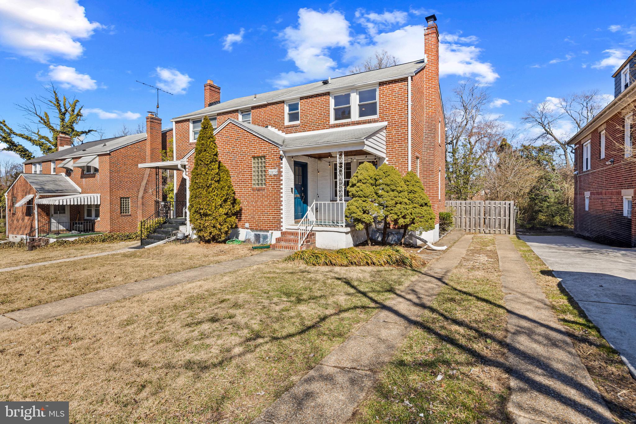 2406 E Strathmore Ave