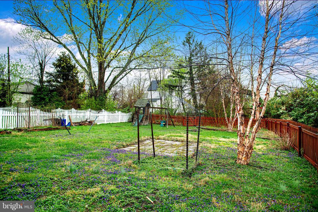 2605 Evergreen Ave