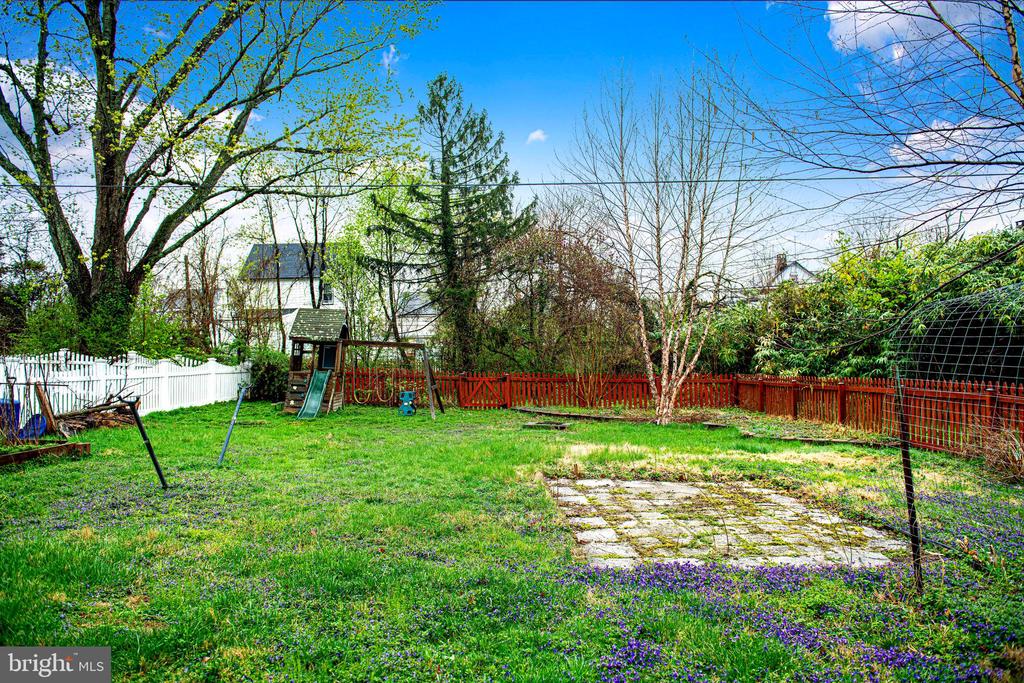 2605 Evergreen Ave