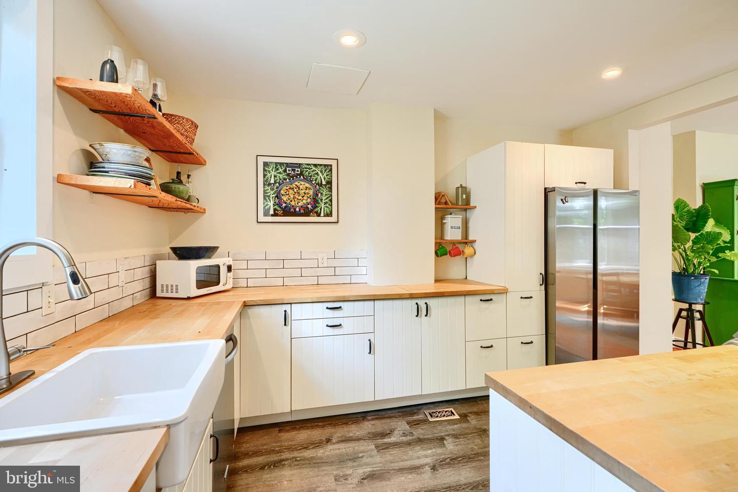 1330 Morling Ave W