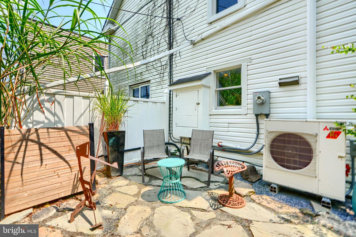 1330 Morling Ave W