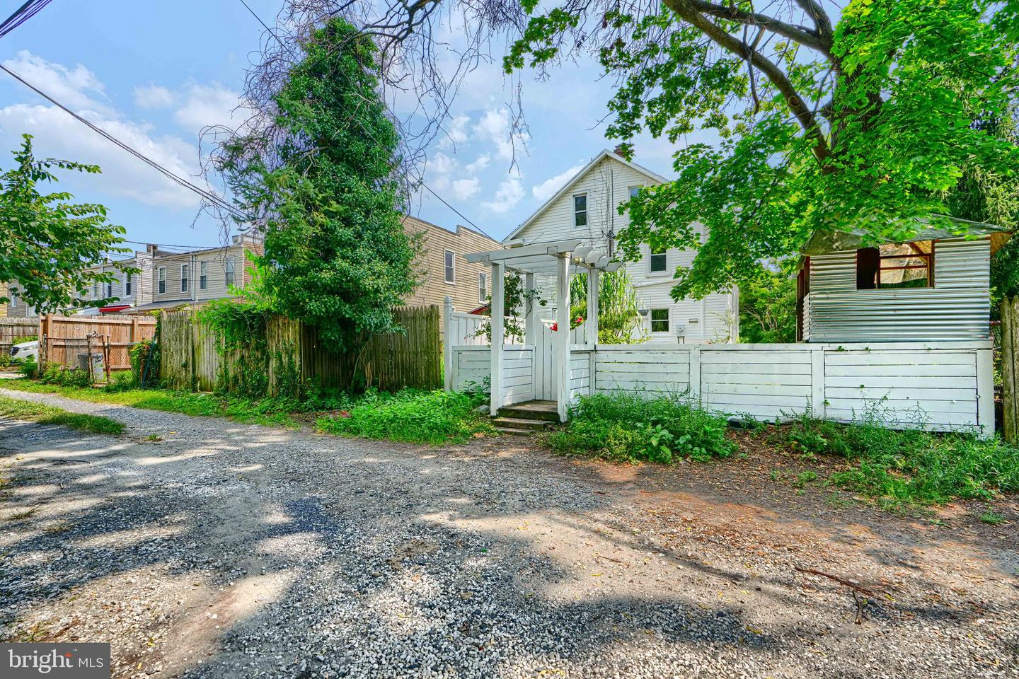 1330 Morling Ave W