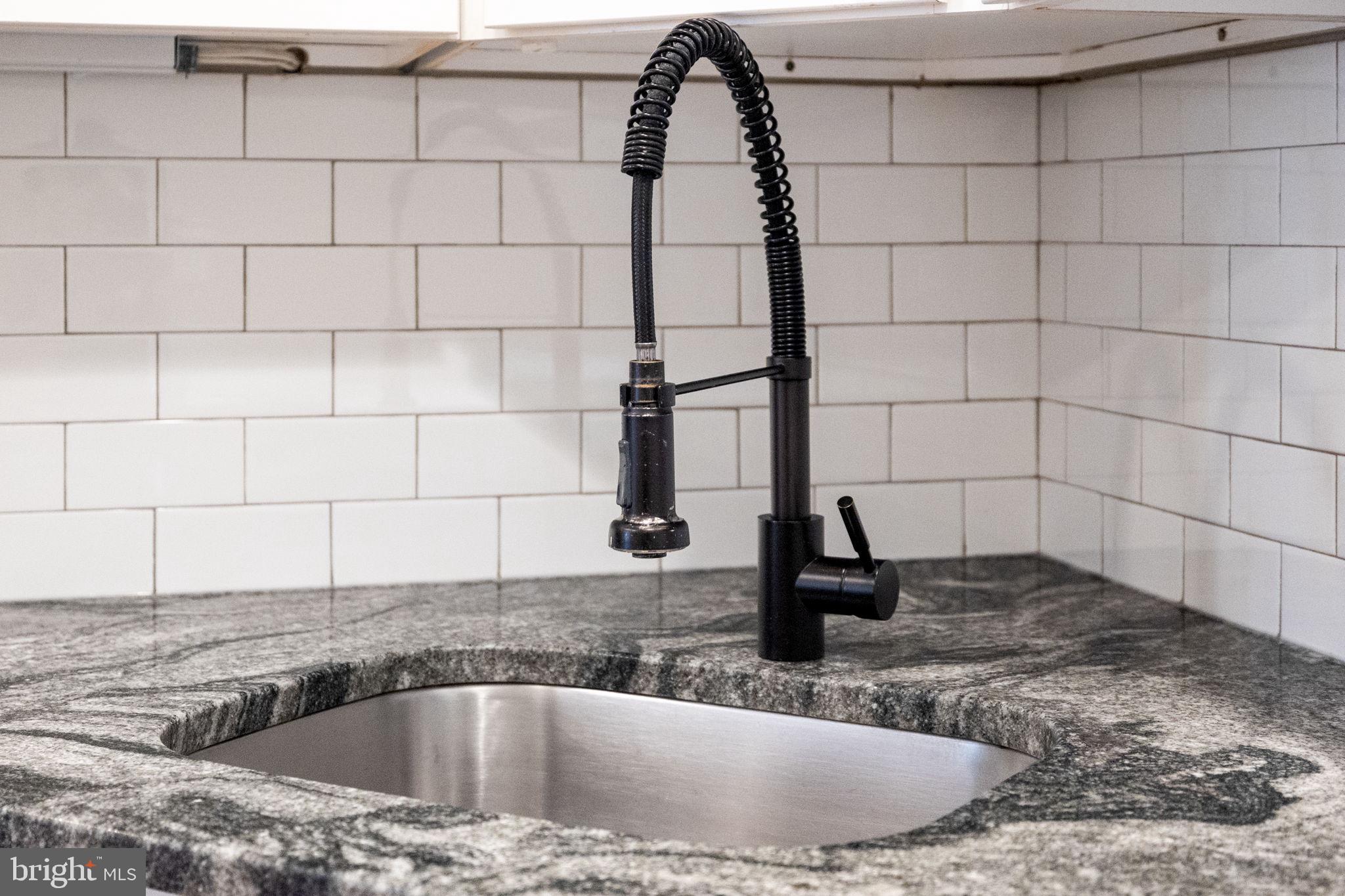 1473 REYNOLDS STREET