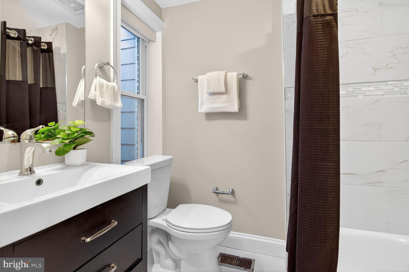 1473 REYNOLDS STREET