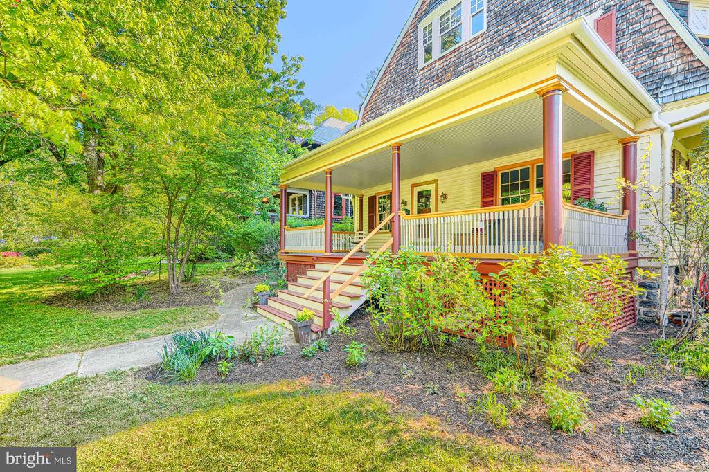 207 HAWTHORNE ROAD