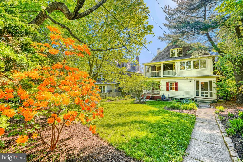 207 HAWTHORNE ROAD