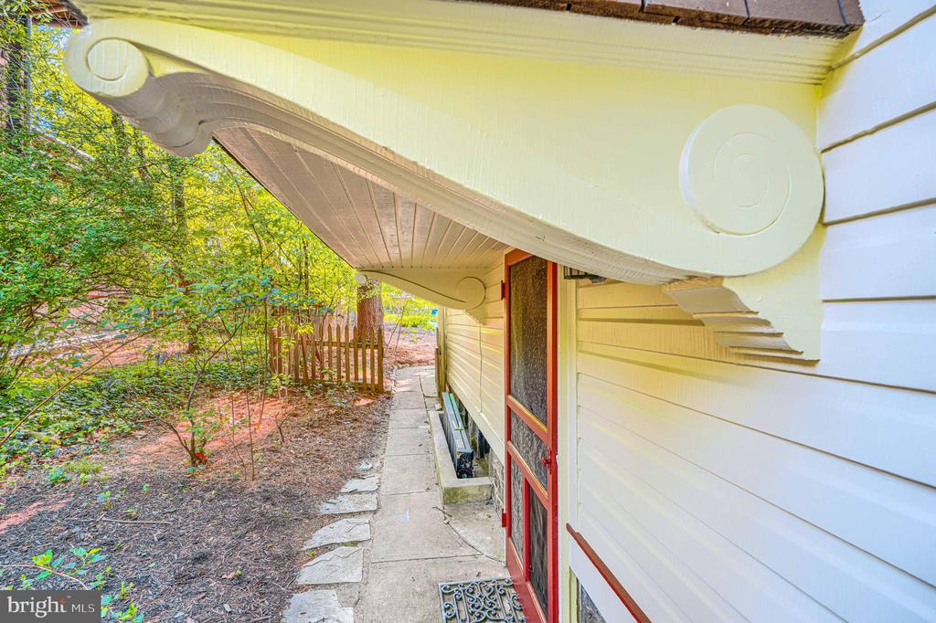 207 HAWTHORNE ROAD
