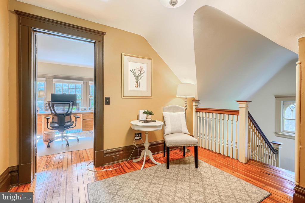 207 HAWTHORNE ROAD