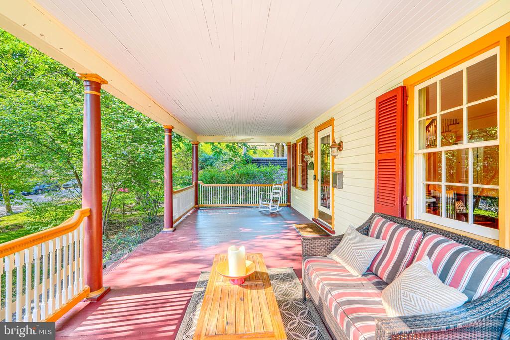 207 HAWTHORNE ROAD