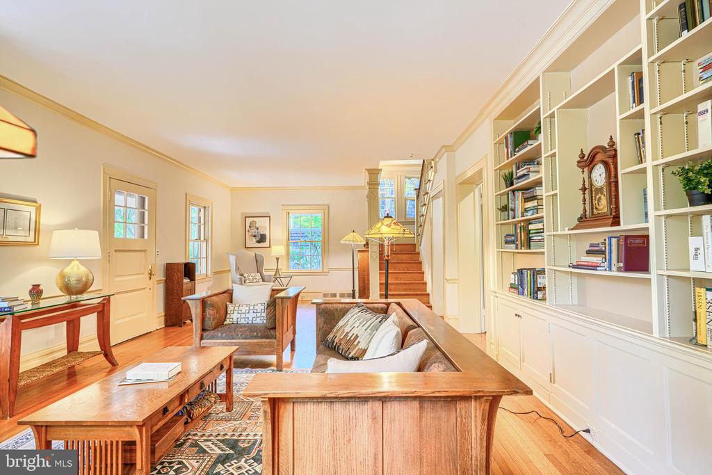 207 HAWTHORNE ROAD